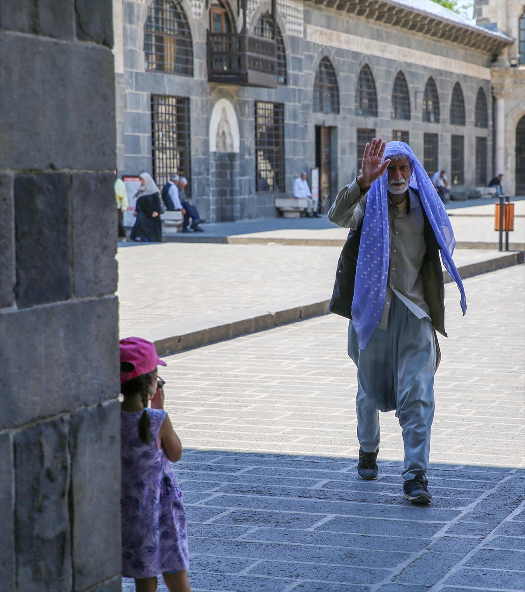 Diyarbakır'da sıcak hava hayatı olumsuz etkiledi