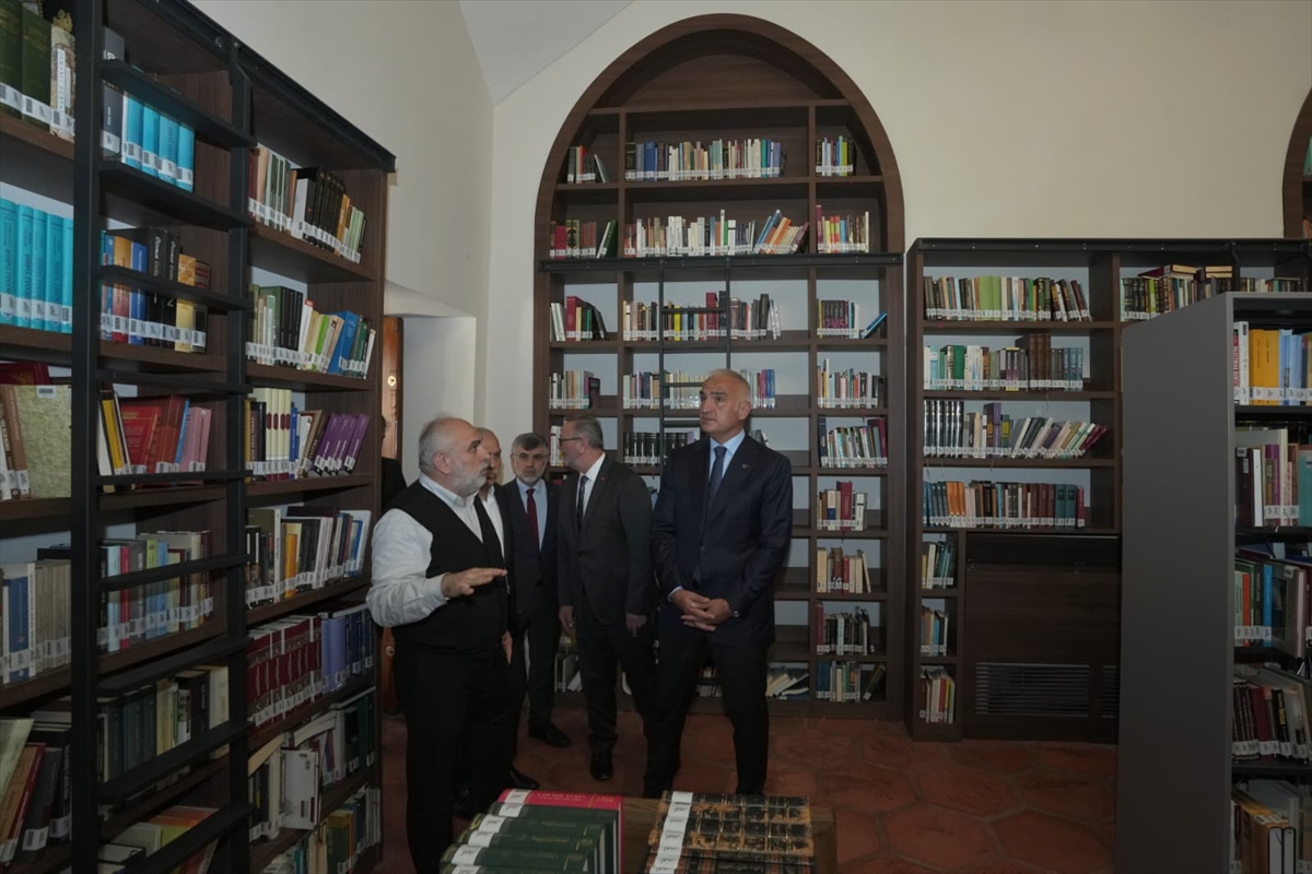 Kültür ve Turizm Bakanı Ersoy, bilim tarihçisi Prof. Dr. İhsan Fazlıoğlu ile görüştü