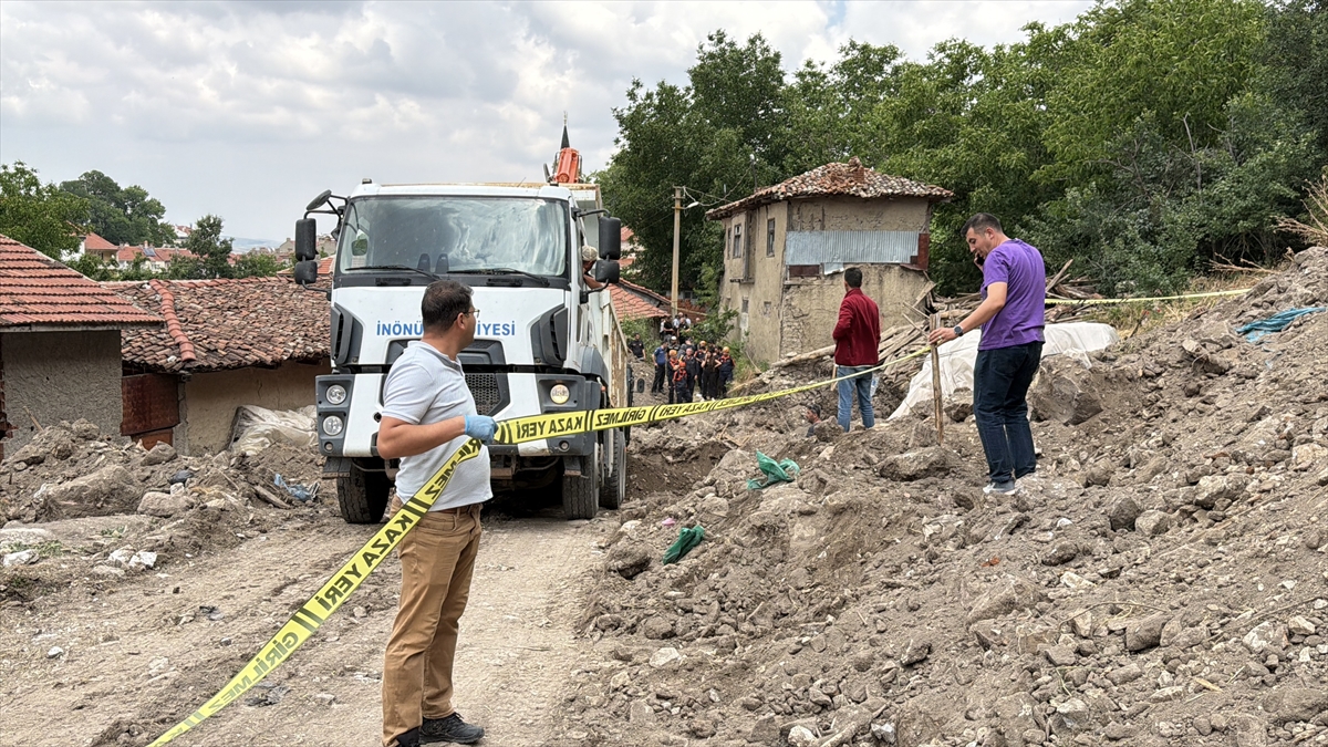 Eskişehir'de define ararken göçük altında kalan kişi öldü