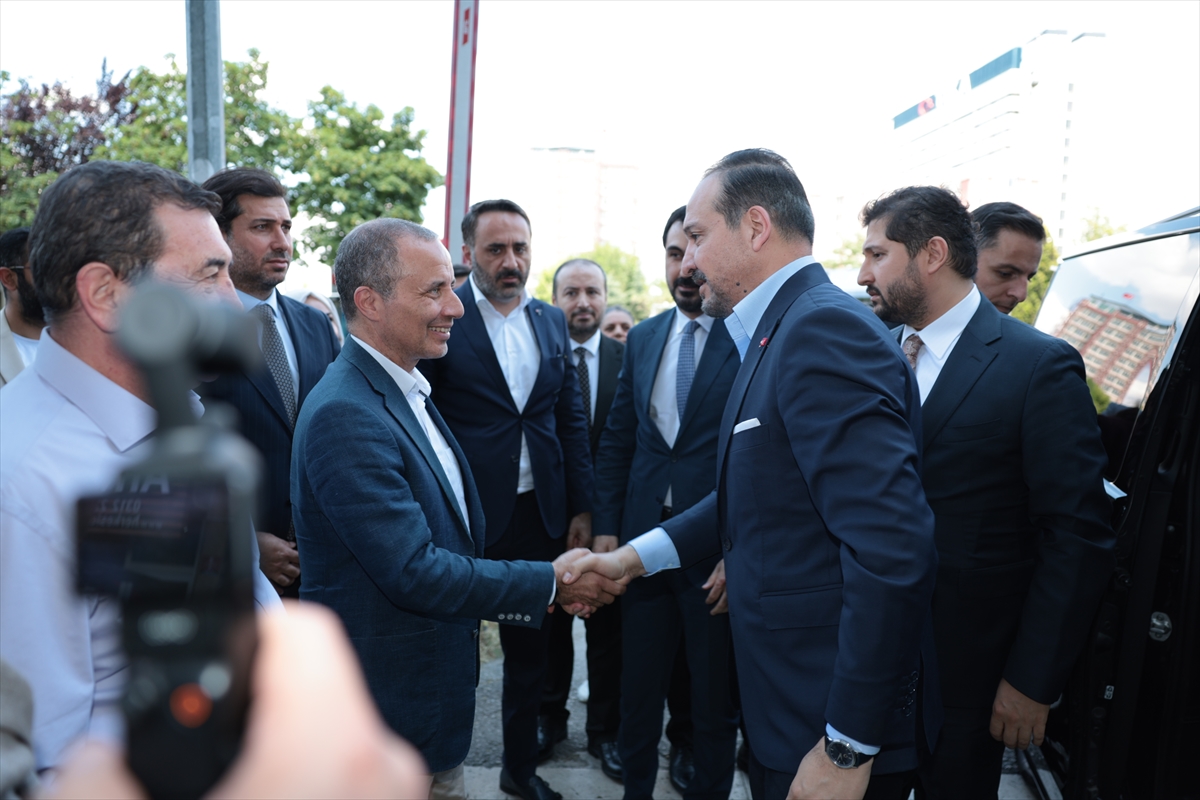 AK Parti Genel Başkan Yardımcısı Zorlu, Çankaya'da bazı STK'leri ziyaret etti