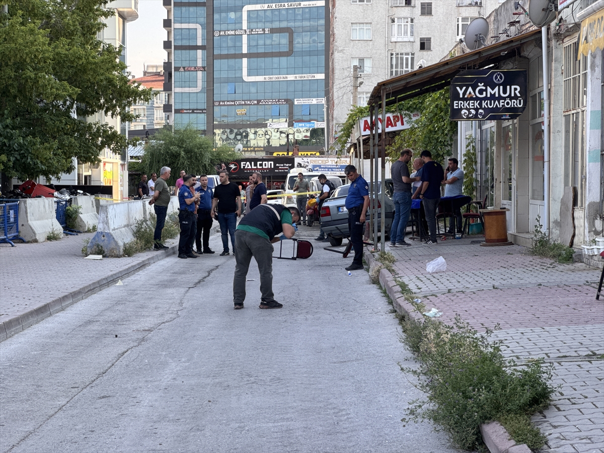 Niğde'de iki grup arasında çıkan silahlı kavgada 4 kişi yaralandı