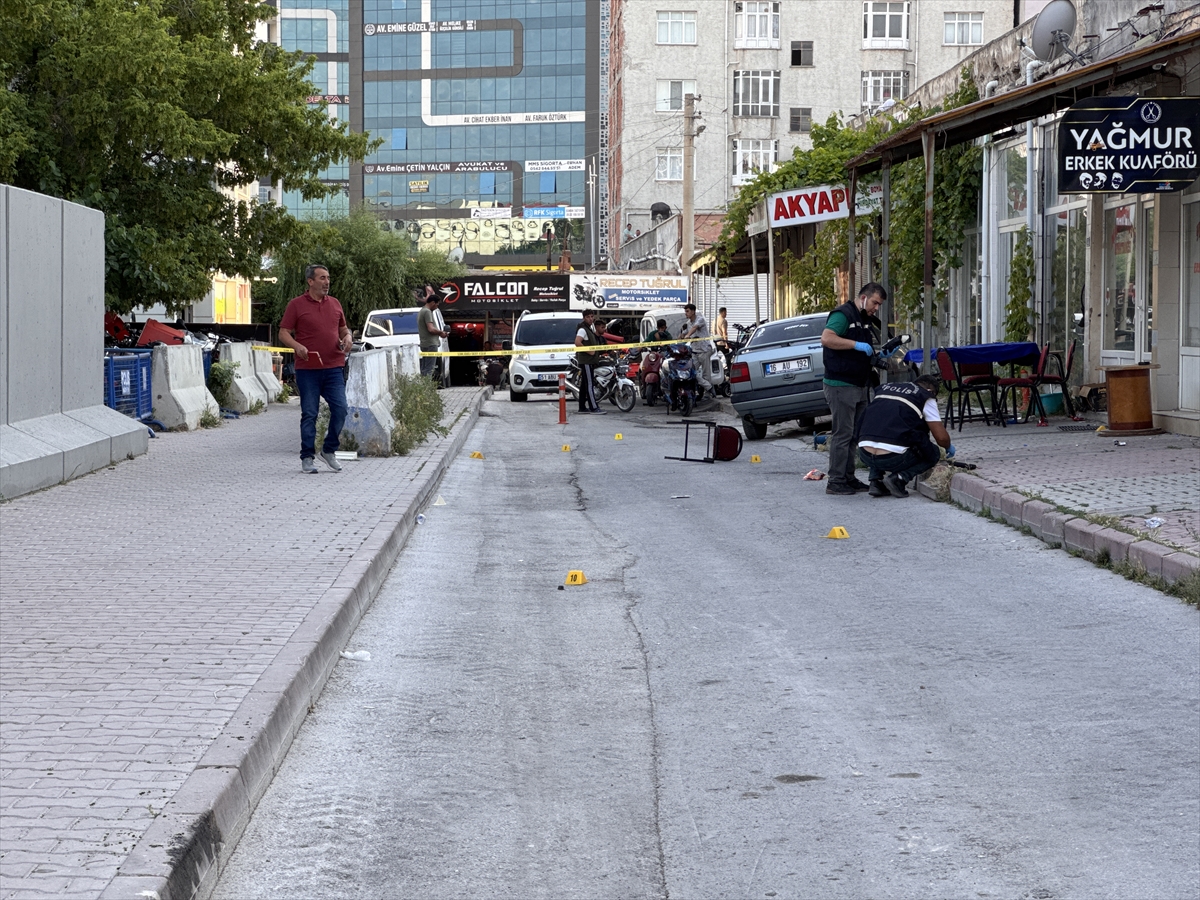Niğde'de iki grup arasında çıkan silahlı kavgada 4 kişi yaralandı