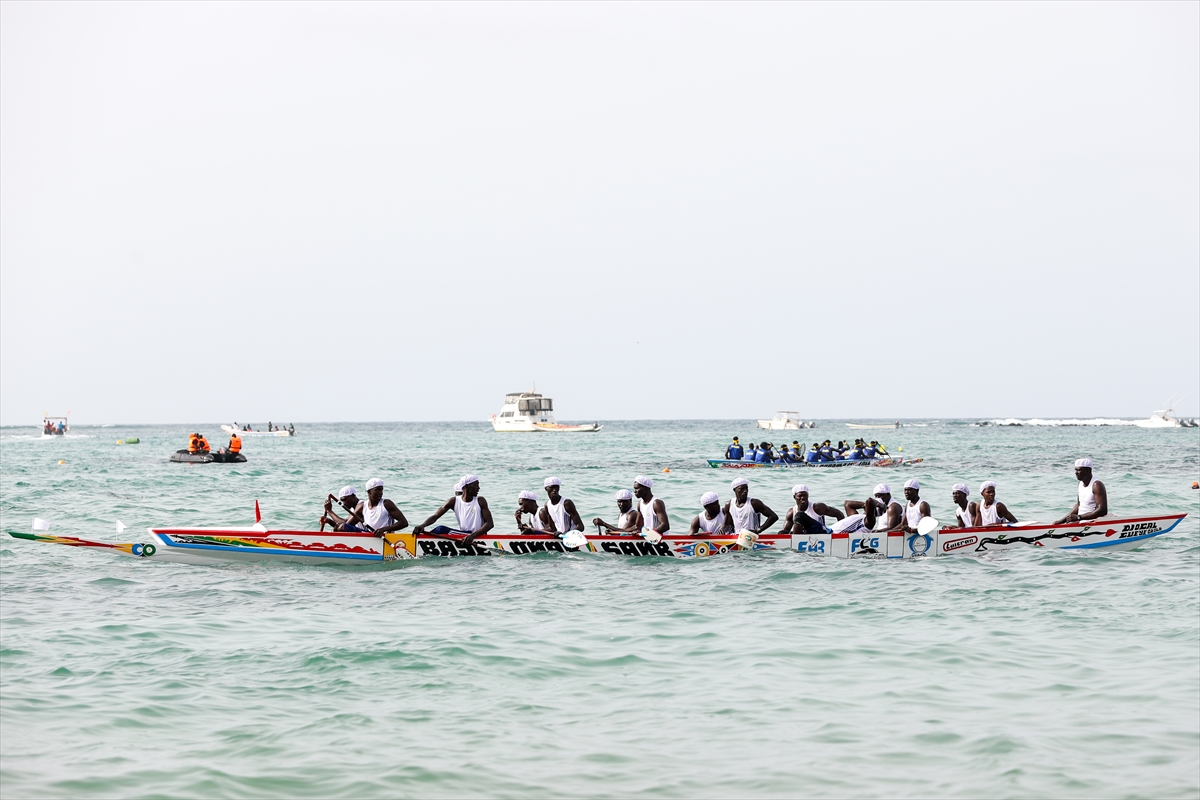 Dakar'da renkli balıkçı tekneleri yarıştı
