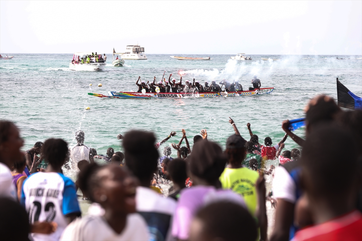 Dakar'da renkli balıkçı tekneleri yarıştı