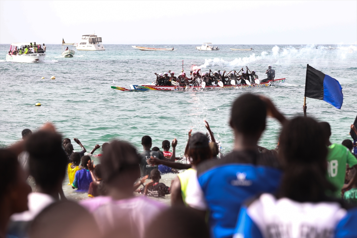 Dakar'da renkli balıkçı tekneleri yarıştı