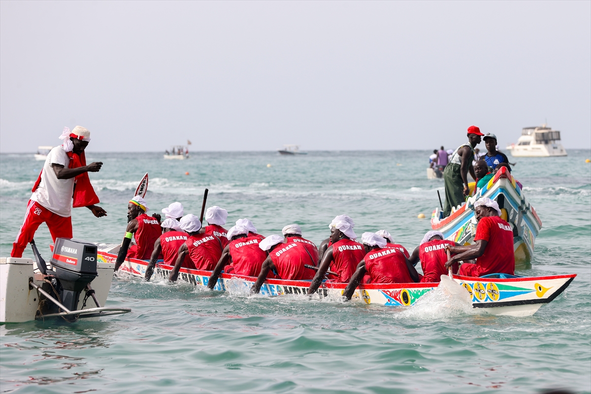 Dakar'da renkli balıkçı tekneleri yarıştı
