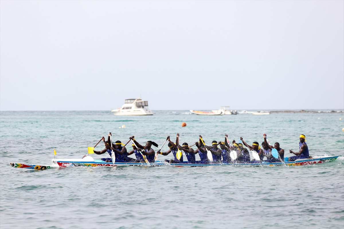 Dakar'da renkli balıkçı tekneleri yarıştı