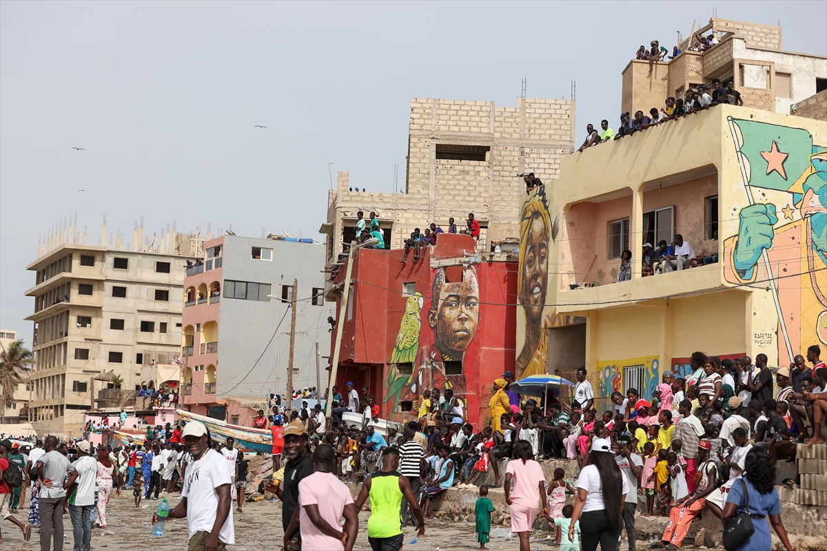 Dakar'da renkli balıkçı tekneleri yarıştı
