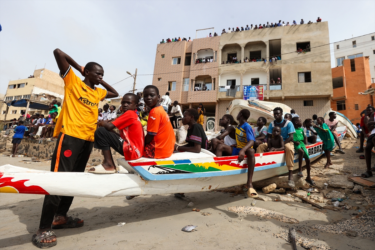 Dakar'da renkli balıkçı tekneleri yarıştı
