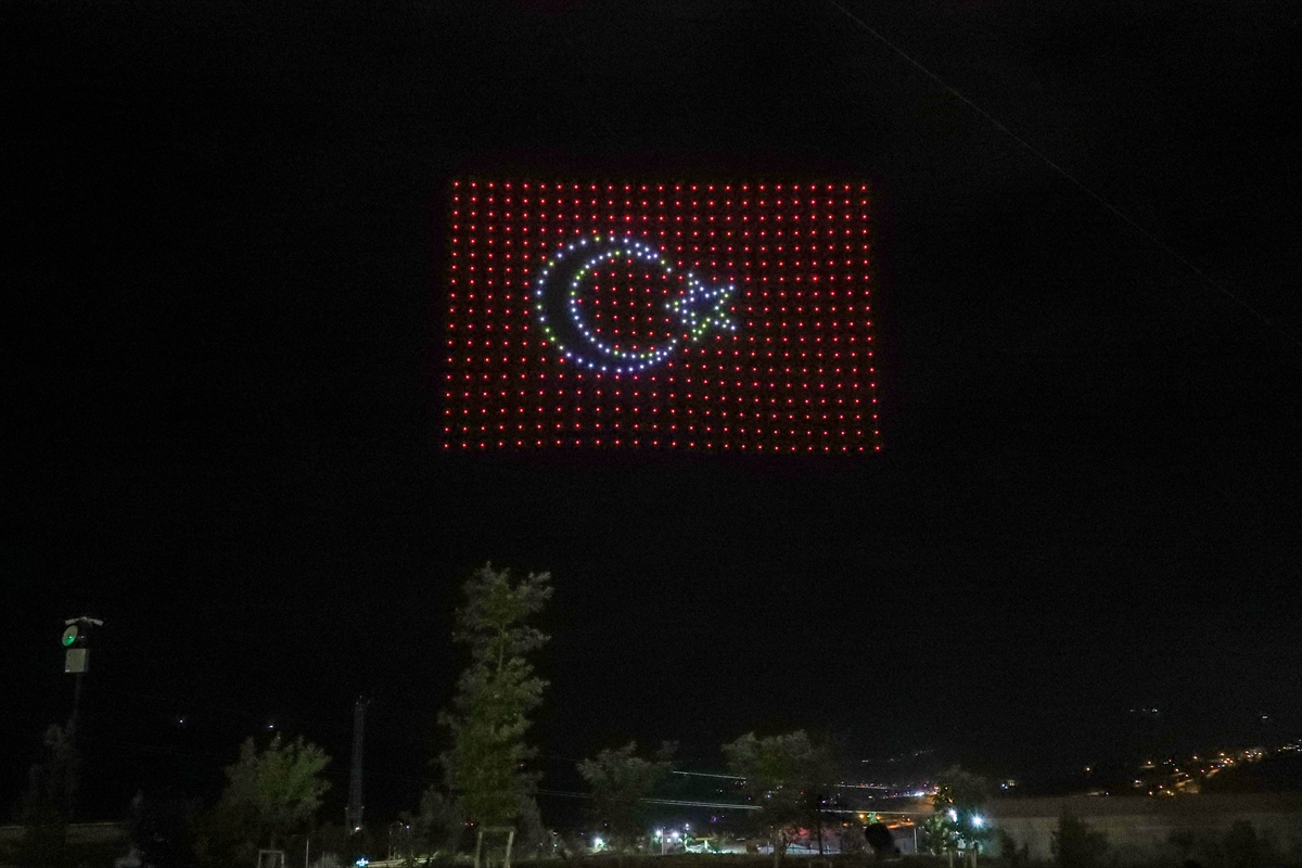 Şırnak'ta "Hz. Nuh'u Anma Merasimi"nde 500 dronla gösteri düzenlendi