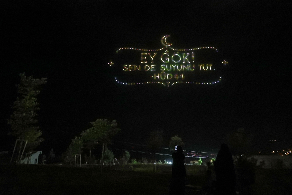 Şırnak'ta "Hz. Nuh'u Anma Merasimi"nde 500 dronla gösteri düzenlendi