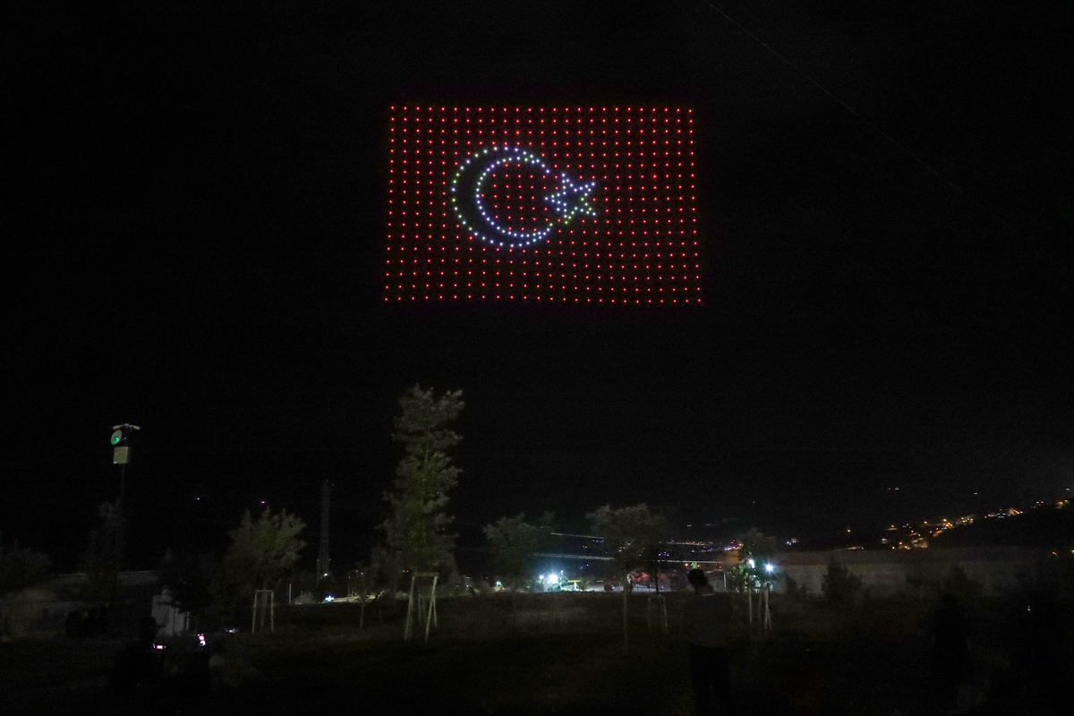Şırnak'ta "Hz. Nuh'u Anma Merasimi"nde 500 dronla gösteri düzenlendi