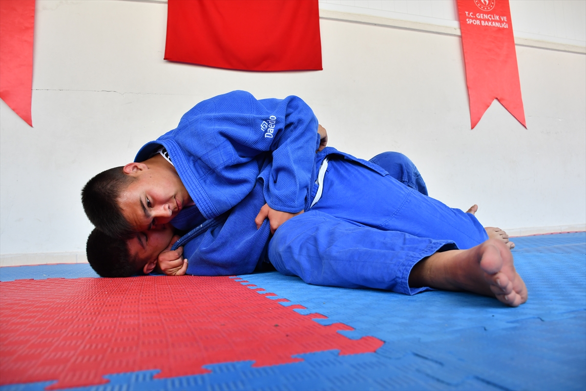 Yetenek taramasıyla keşfedildiği judoda milli formayla Avrupa Kupası'na hazırlanıyor