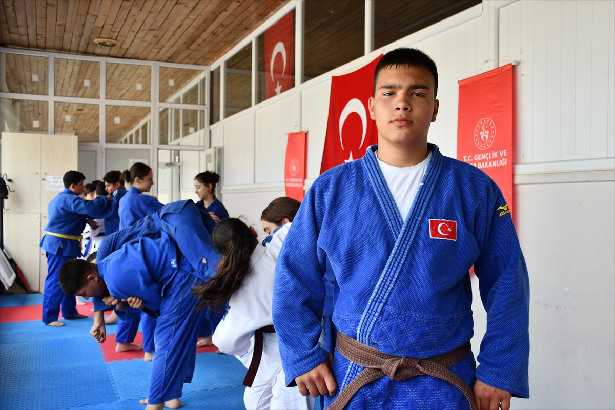 Yetenek taramasıyla keşfedildiği judoda milli formayla Avrupa Kupası'na hazırlanıyor