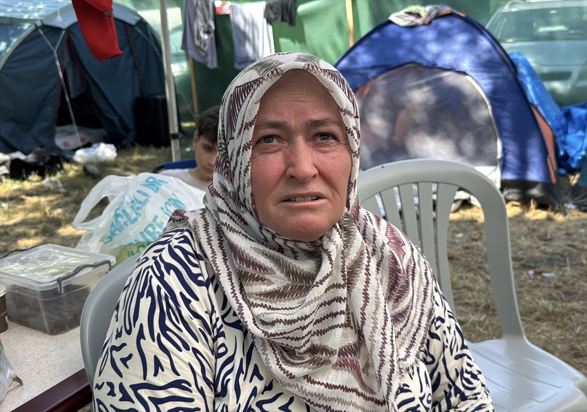 Pehlivan anneleri evlatlarını er meydanında da yalnız bırakmıyor