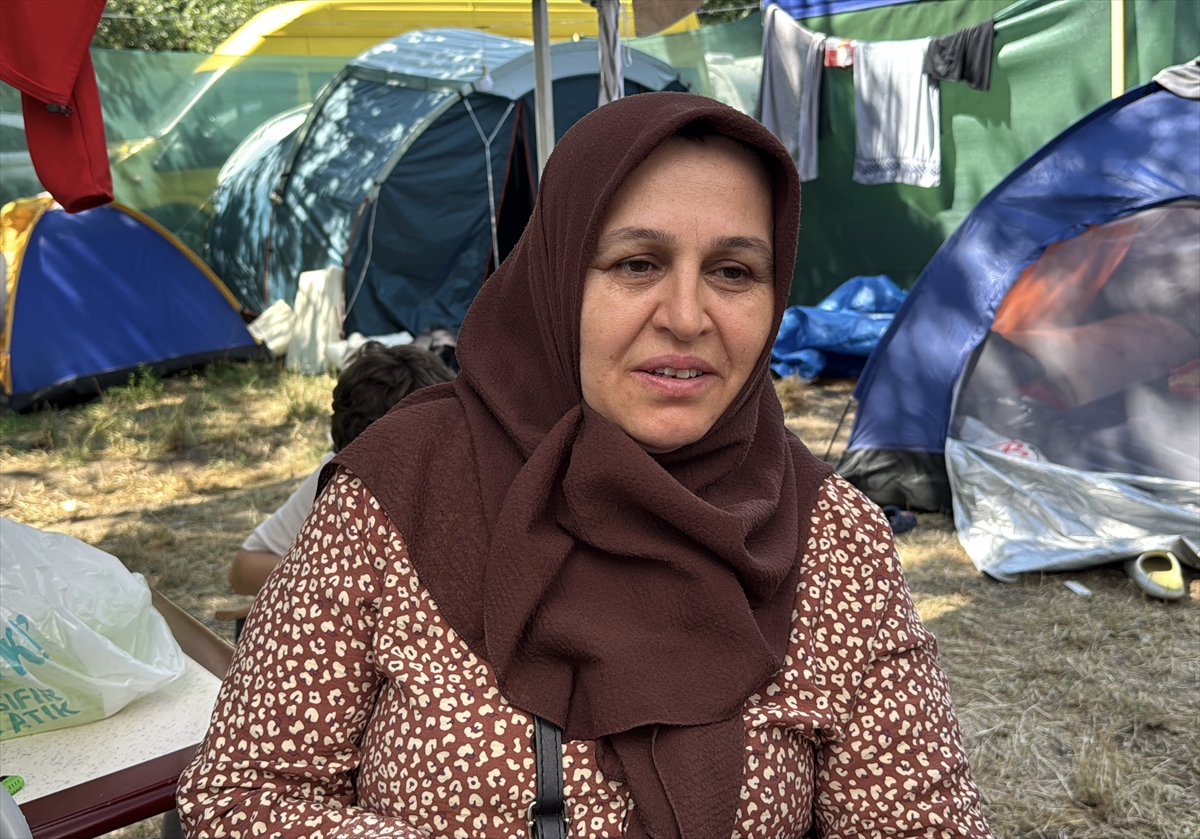 Pehlivan anneleri evlatlarını er meydanında da yalnız bırakmıyor