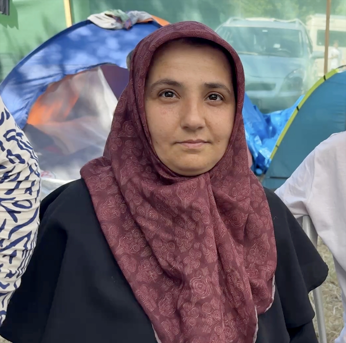 Pehlivan anneleri evlatlarını er meydanında da yalnız bırakmıyor