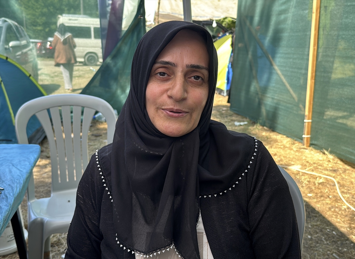 Pehlivan anneleri evlatlarını er meydanında da yalnız bırakmıyor