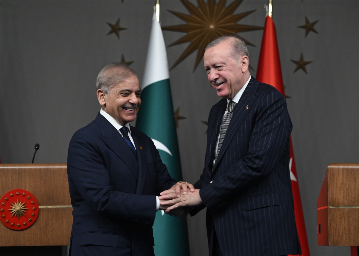 Erdoğan: Pakistan ile ikili ilişkileri görüştük