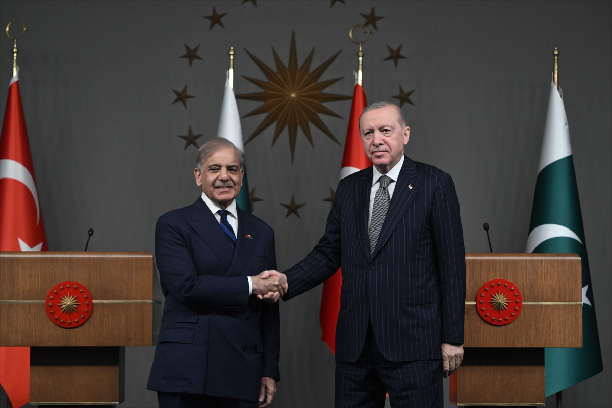 Erdoğan: Pakistan ile ikili ilişkileri görüştük