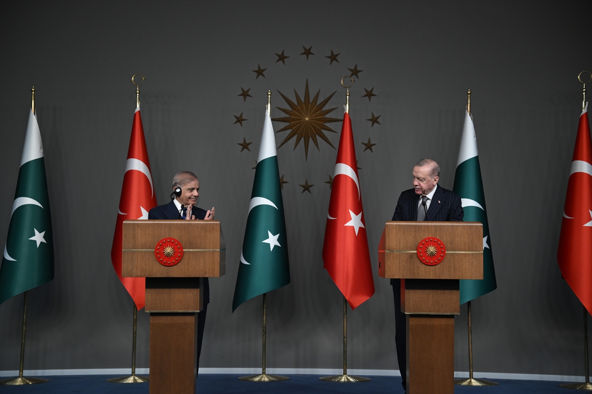 Erdoğan: Pakistan ile ikili ilişkileri görüştük