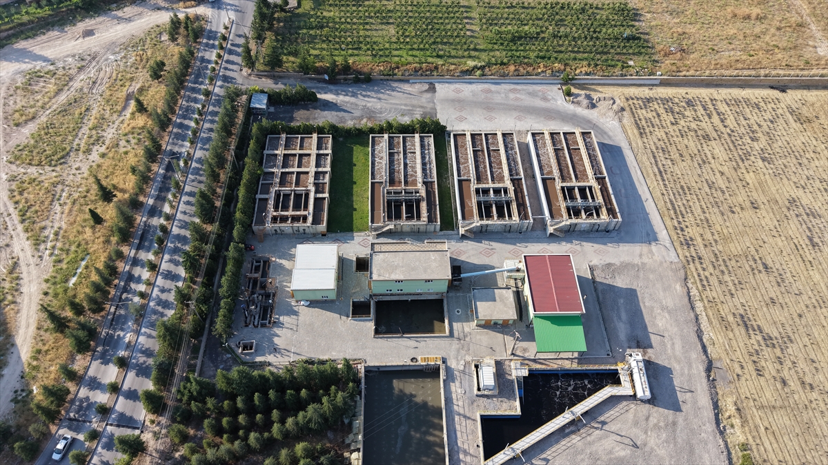 Arıtılmış atık sular üniversitede yeşil alanlarda ve tarımsal üretimde kullanılıyor