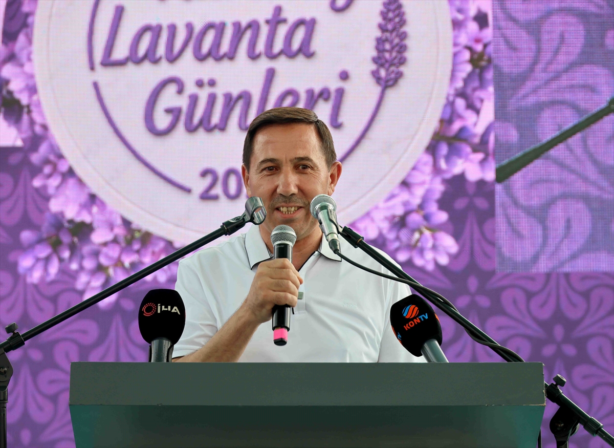 Türkiye'nin en büyük lavanta bahçesinde festival heyecanı başladı