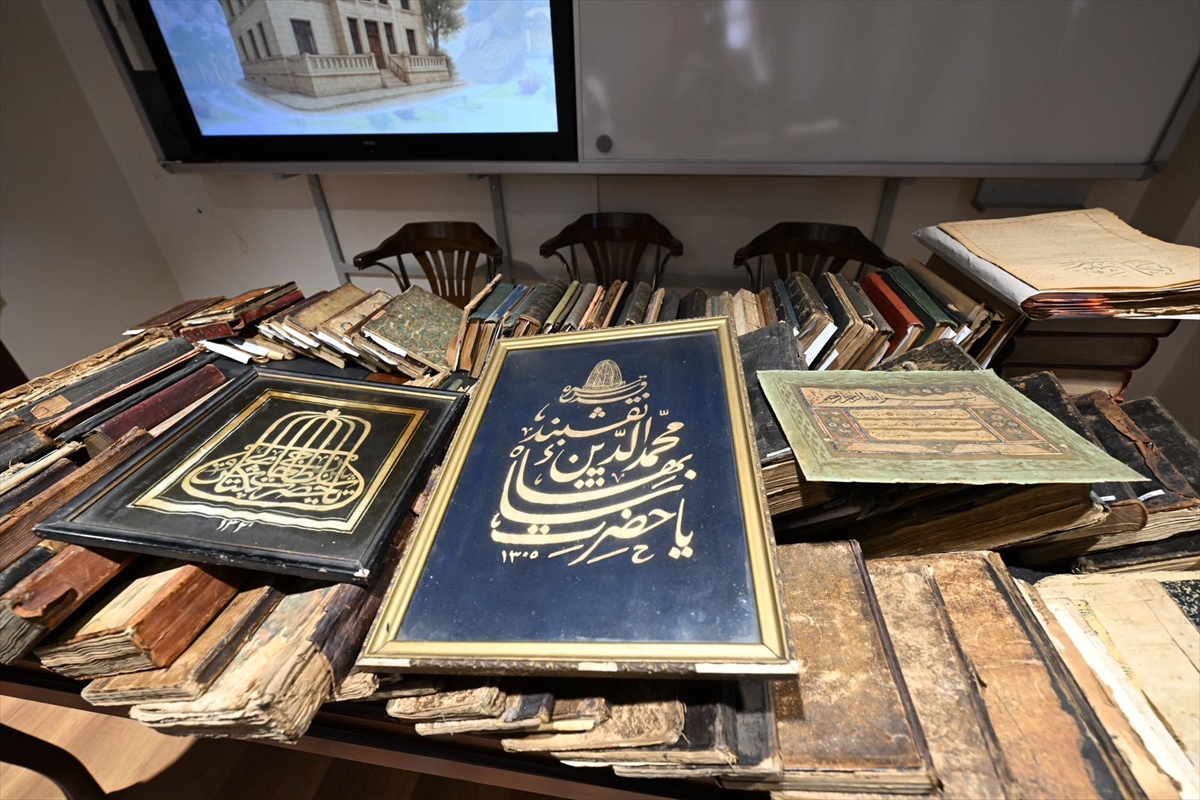 Özengicioğlu koleksiyonu TÜYEK'e bağışlandı