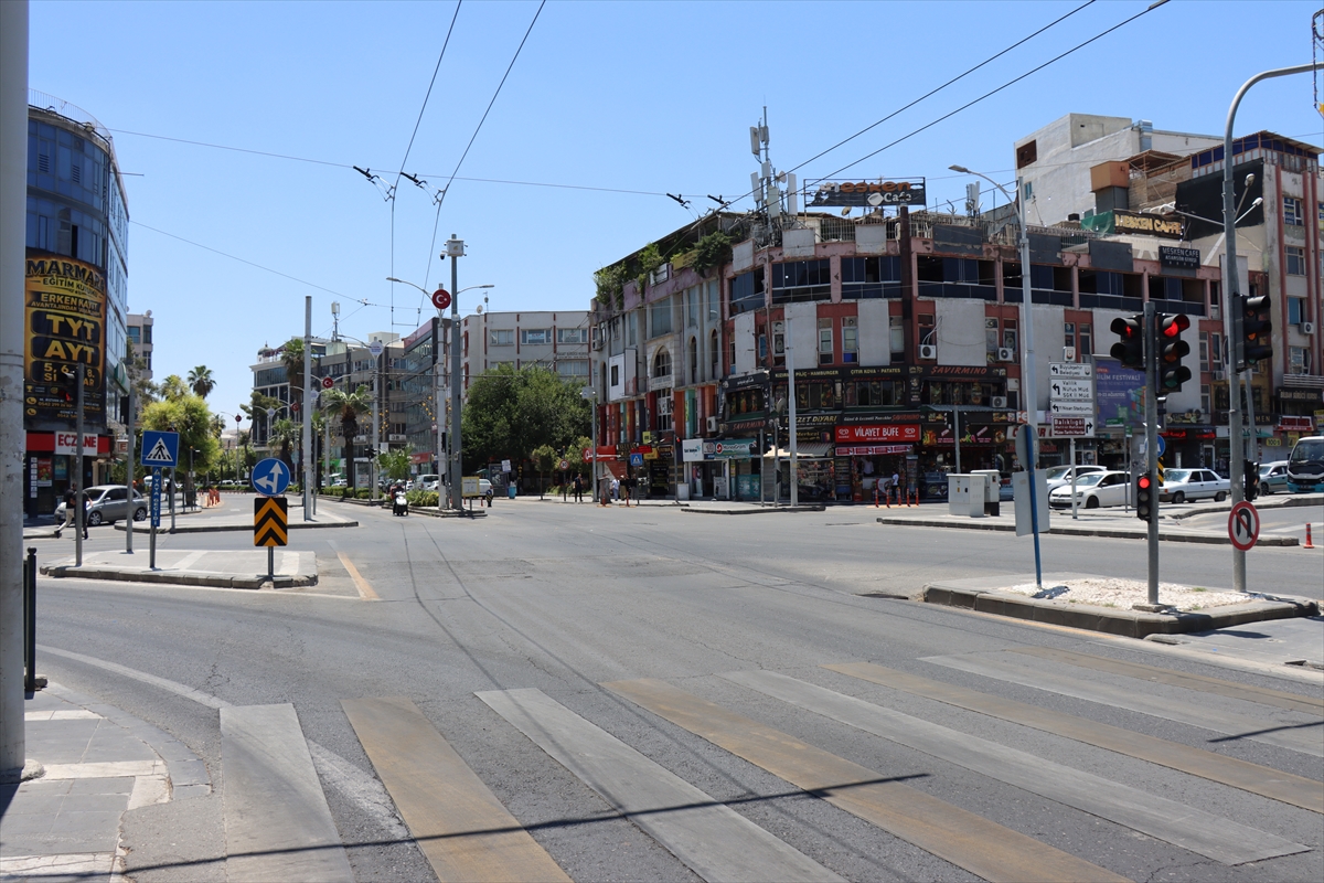 Şanlıurfa ve Gaziantep'te sıcak hava etkisini sürdürüyor
