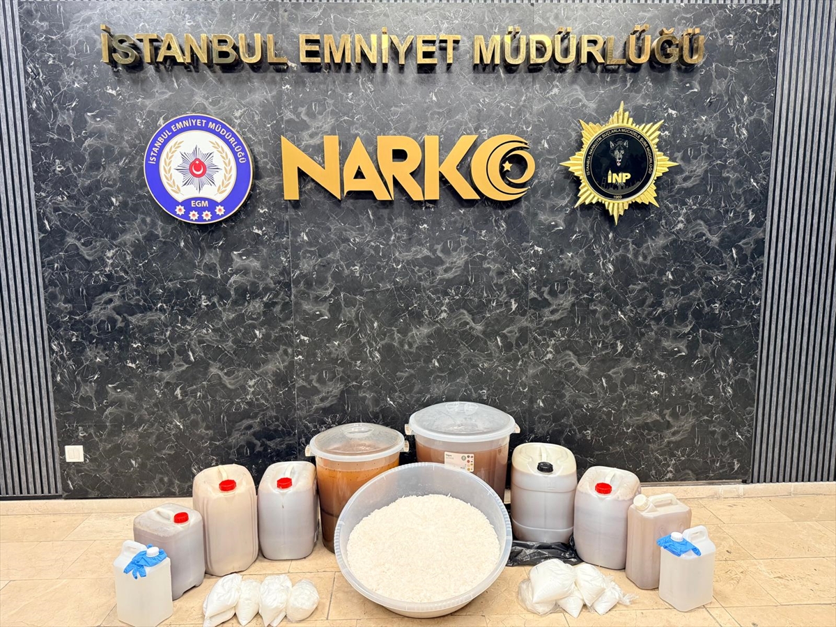 İstanbul'da düzenlenen operasyonda 239 kilo sentetik uyuşturucu ele geçirildi