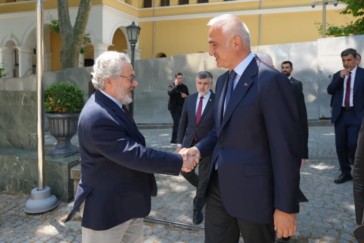 Bakan Ersoy: IRCICA'yı ziyaret ettik