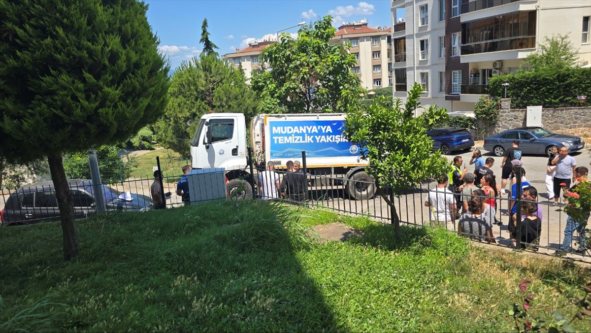 Bursa'da çöp kamyonunun çarptığı kişi öldü