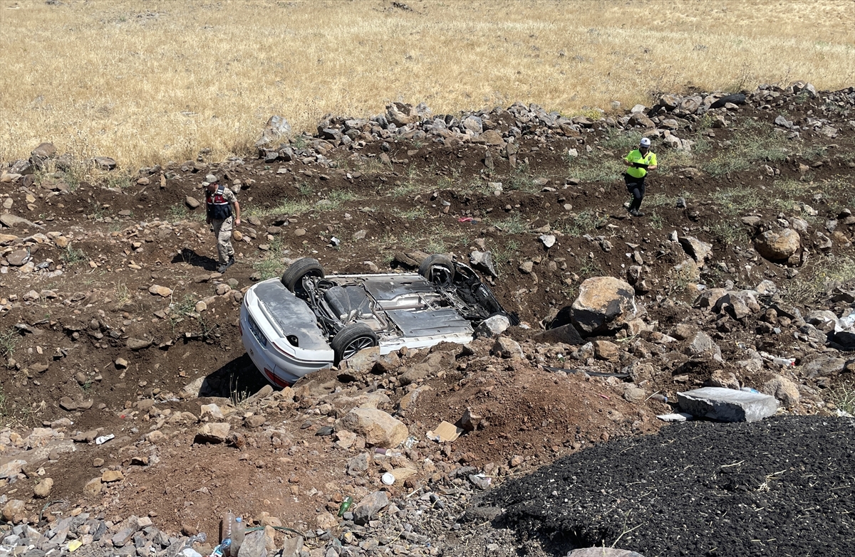 Şanlıurfa'da otomobil devrildi: 4 yaralı