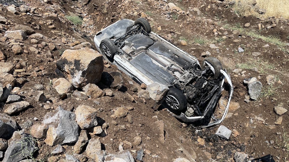 Şanlıurfa'da otomobil devrildi: 4 yaralı