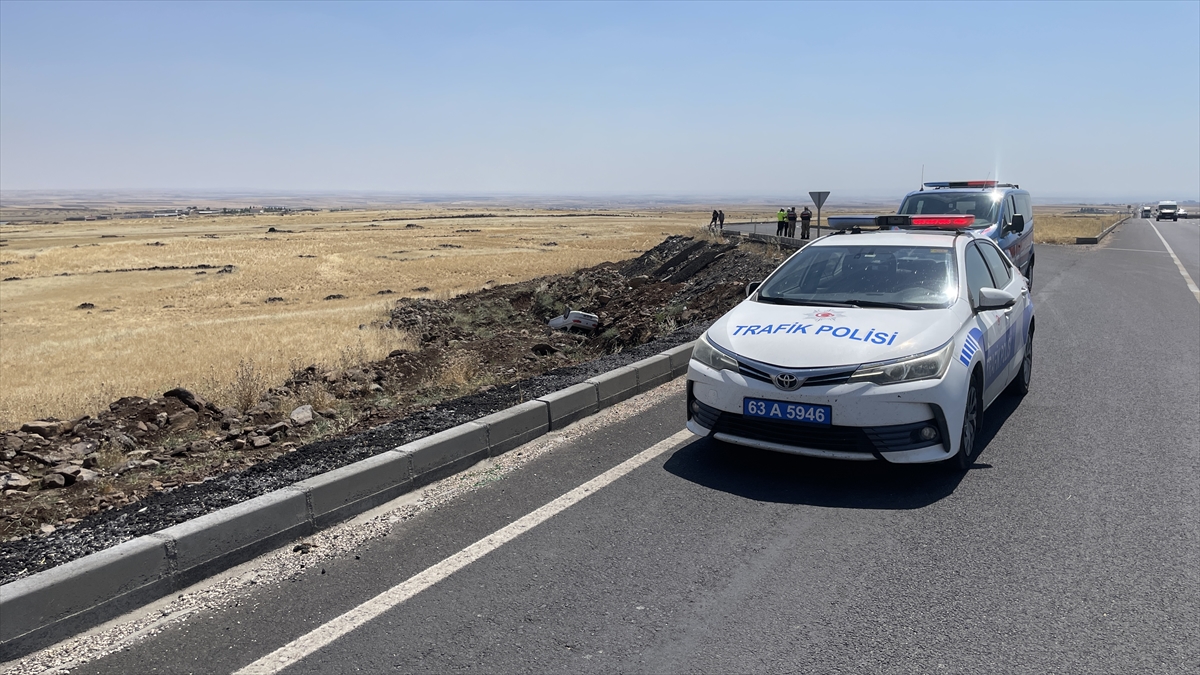 Şanlıurfa'da otomobil devrildi: 4 yaralı