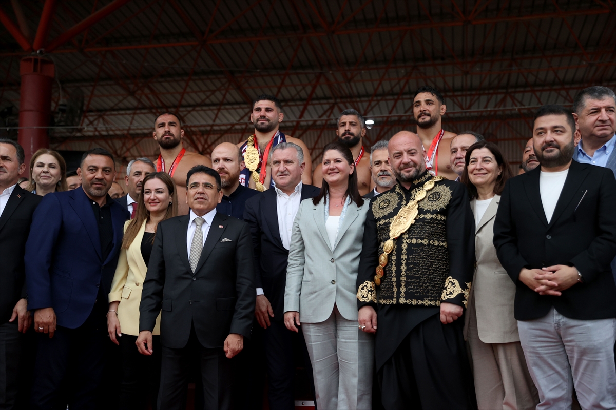 Erkan Taş: Kırkpınar başpehlivanı altın kemeri taktı