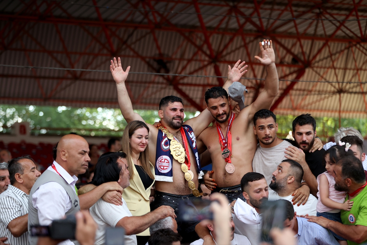 Erkan Taş: Kırkpınar başpehlivanı altın kemeri taktı