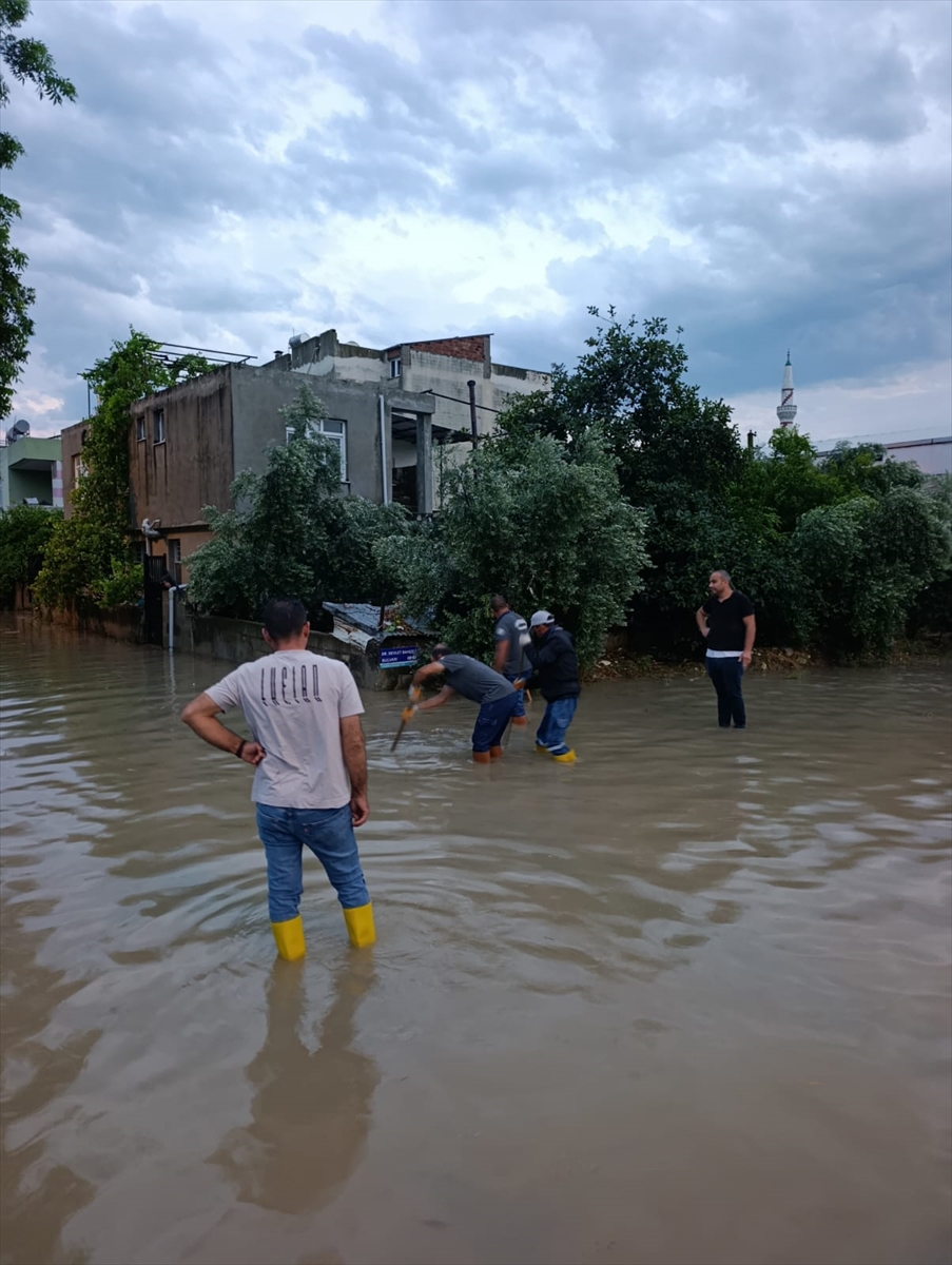 Osmaniye'de sağanak hayatı olumsuz etkiledi