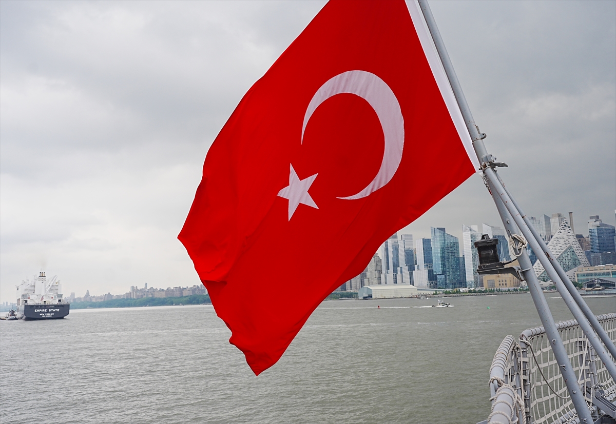 TCG Oruçreis: ABD'nin 250. yıl törenlerinde Türkiye'yi temsil etti