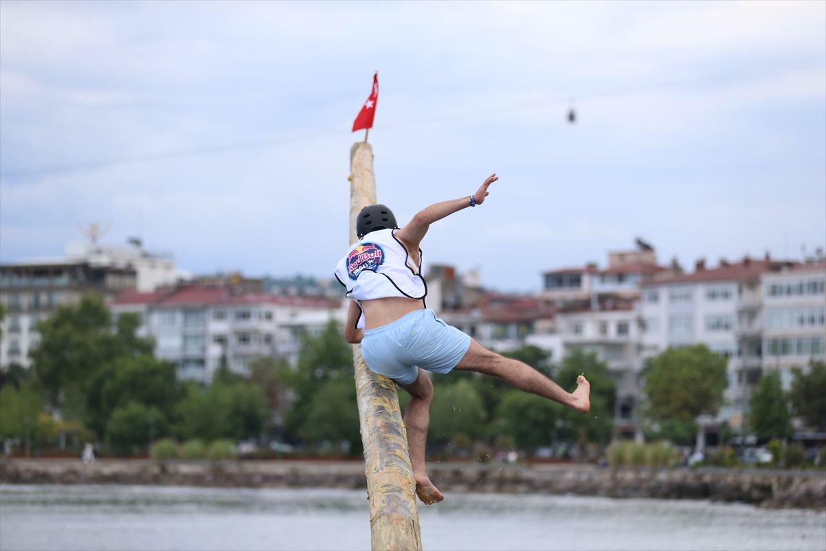 Red Bull "Yağlı Direk" etkinliği Ordu'da gerçekleştirildi