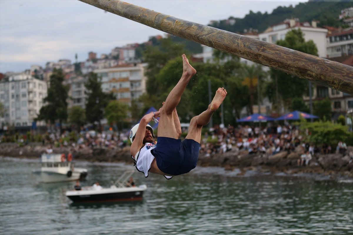 Red Bull "Yağlı Direk" etkinliği Ordu'da gerçekleştirildi