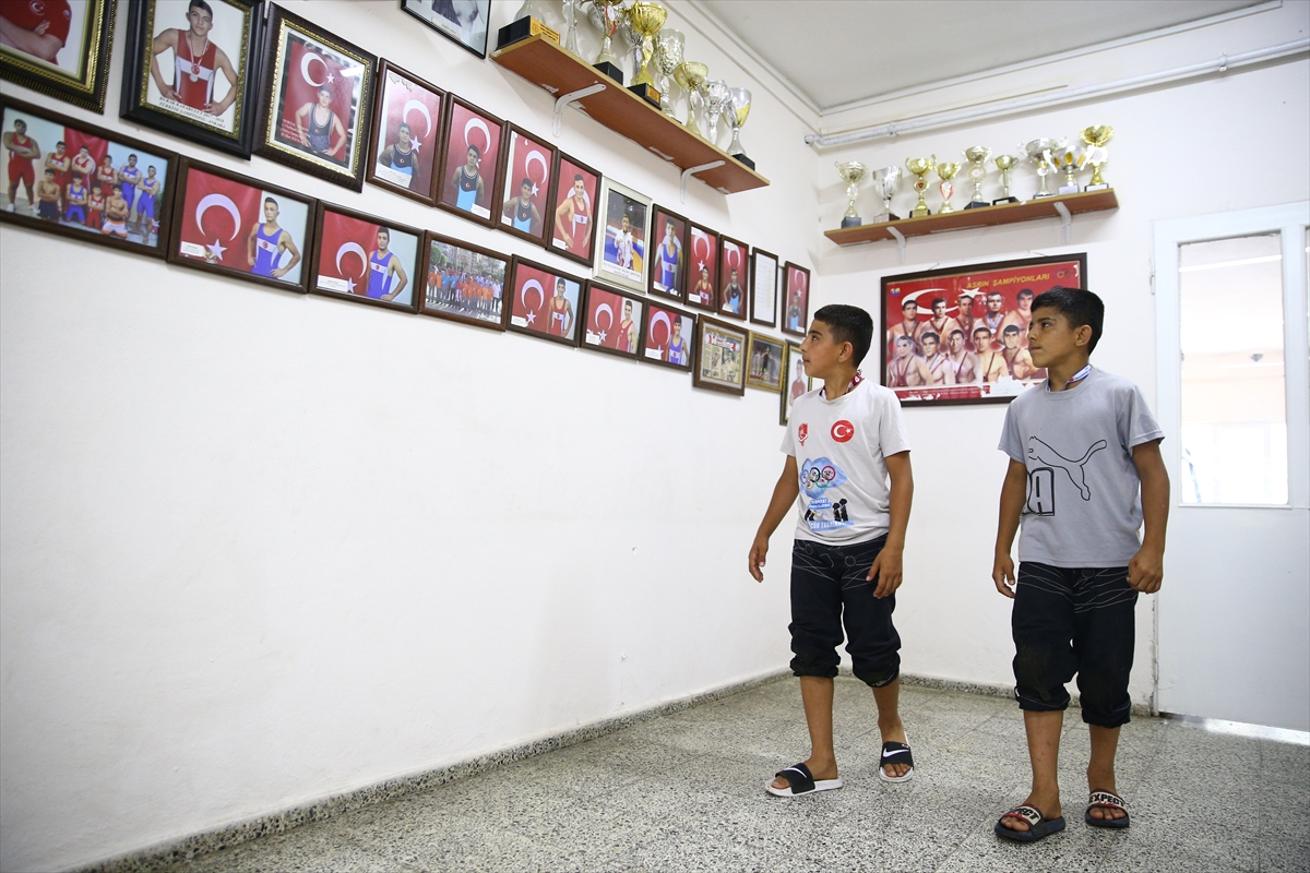 İkiz Güreşçiler: Aile Geleneğini Olimpiyatla Taçlandıracağız