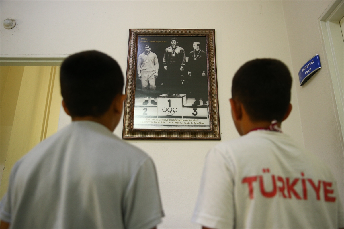 İkiz Güreşçiler: Aile Geleneğini Olimpiyatla Taçlandıracağız