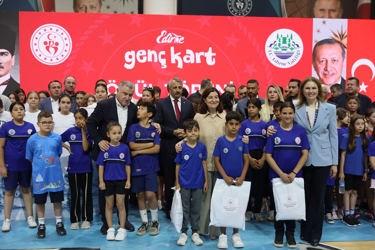 Gençlik ve Spor Bakanı Bak, Edirne Genç Kart ödül töreninde konuştu: