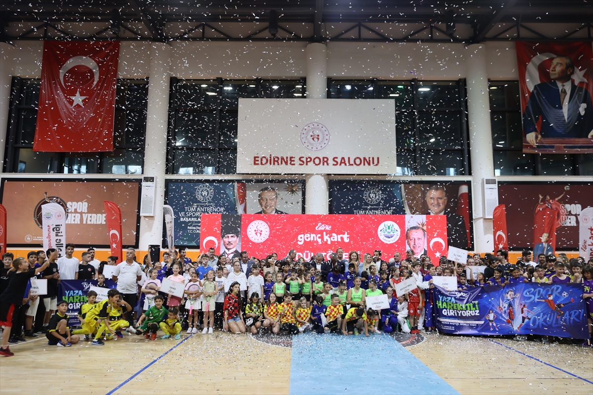 Gençlik ve Spor Bakanı Bak, Edirne Genç Kart ödül töreninde konuştu: