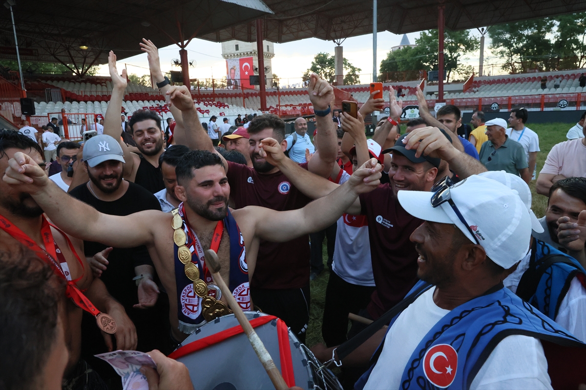 665. Tarihi Kırkpınar Yağlı Güreşleri'nde başpehlivanlığı Erkan Taş kazandı