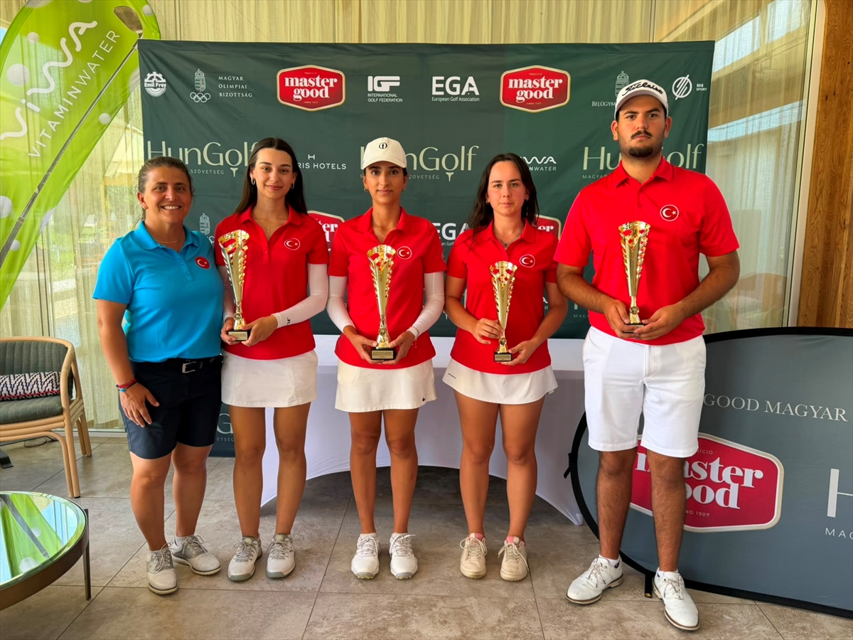 Milli golfçüler Macaristan'da podyuma çıktı