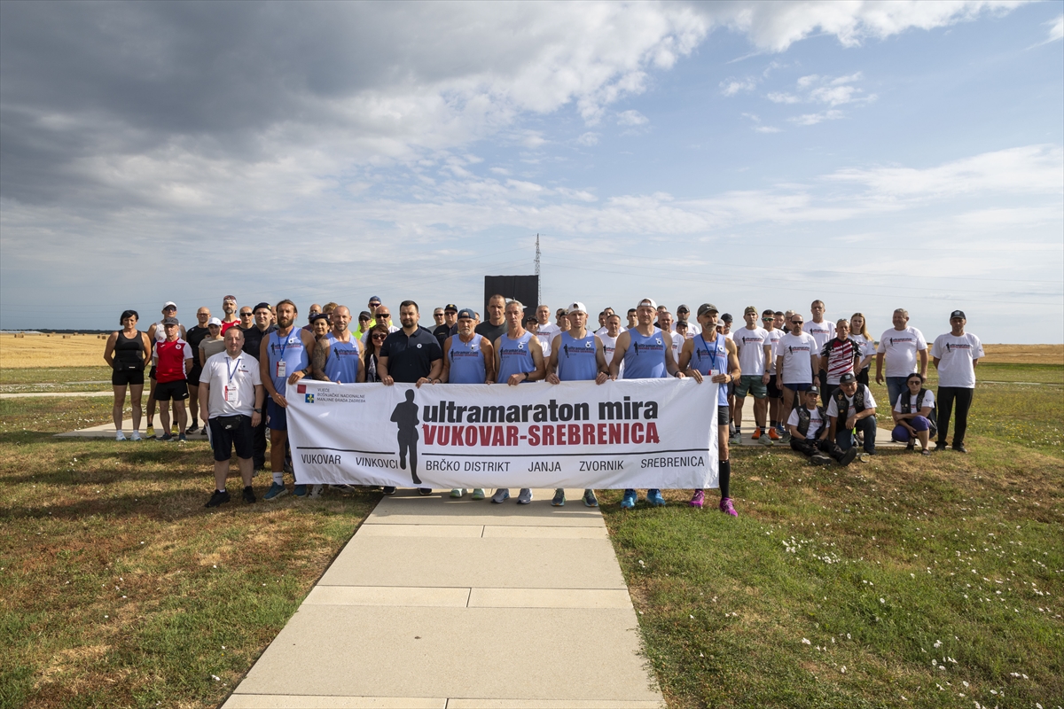 Hırvat maratoncular Srebrenitsa için yola çıktı