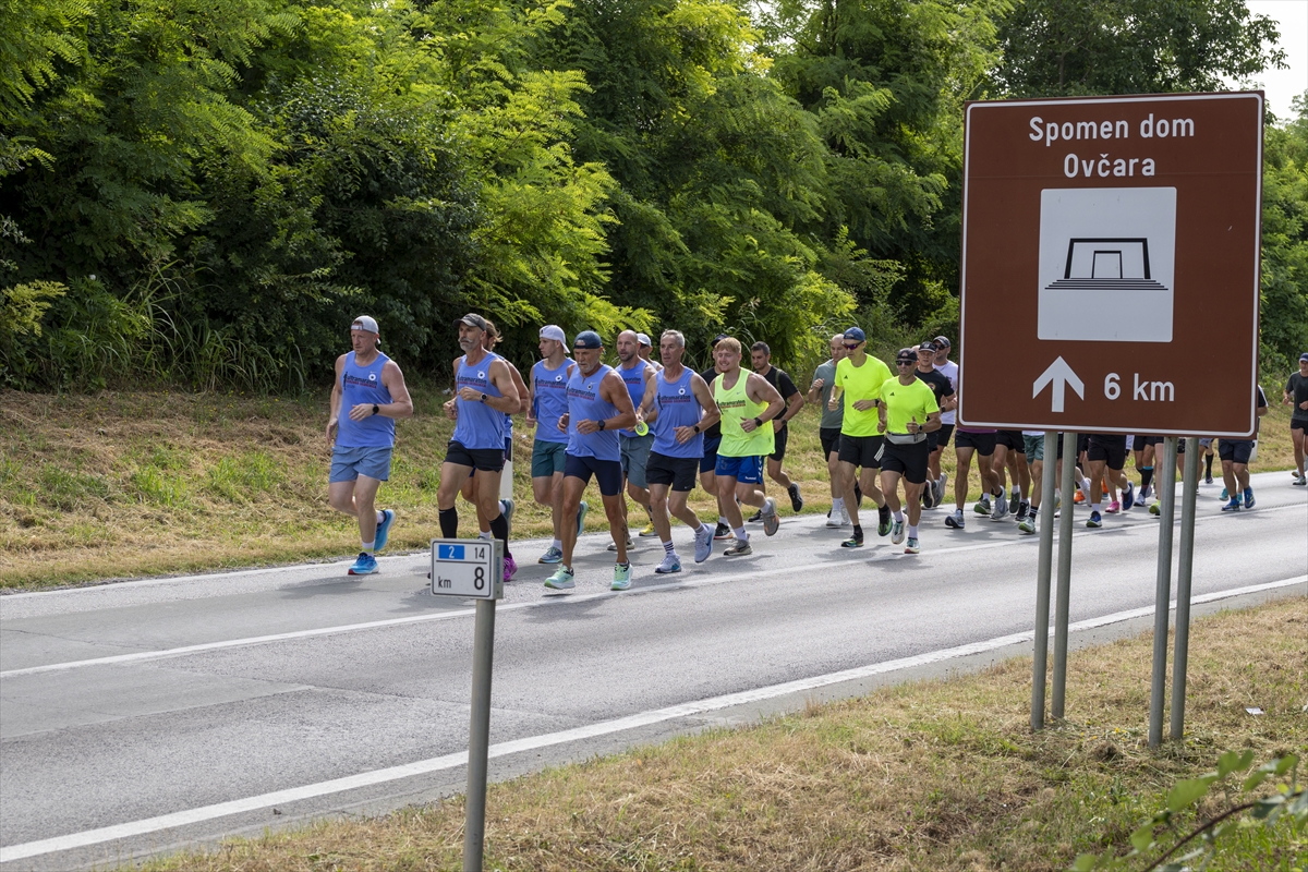 Hırvat maratoncular Srebrenitsa için yola çıktı