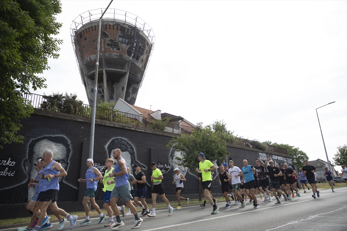 Hırvat maratoncular Srebrenitsa için yola çıktı